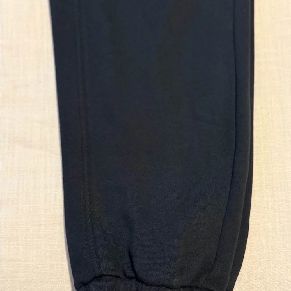 Lululemon Scuba Mid-Rise Oversized Jogger - Picture 3 of 3
